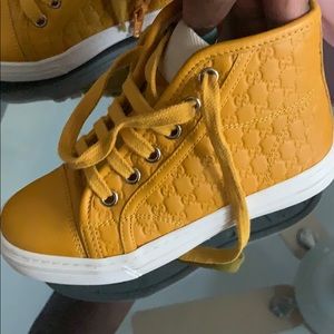 Size 28 Gucci kids still in good condition
